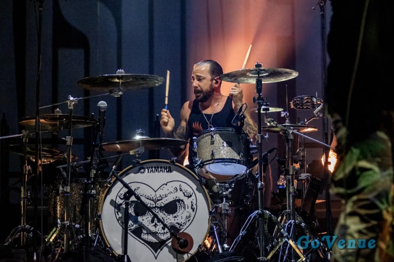 Alexis On Fire opening for Avenged Sevenfold