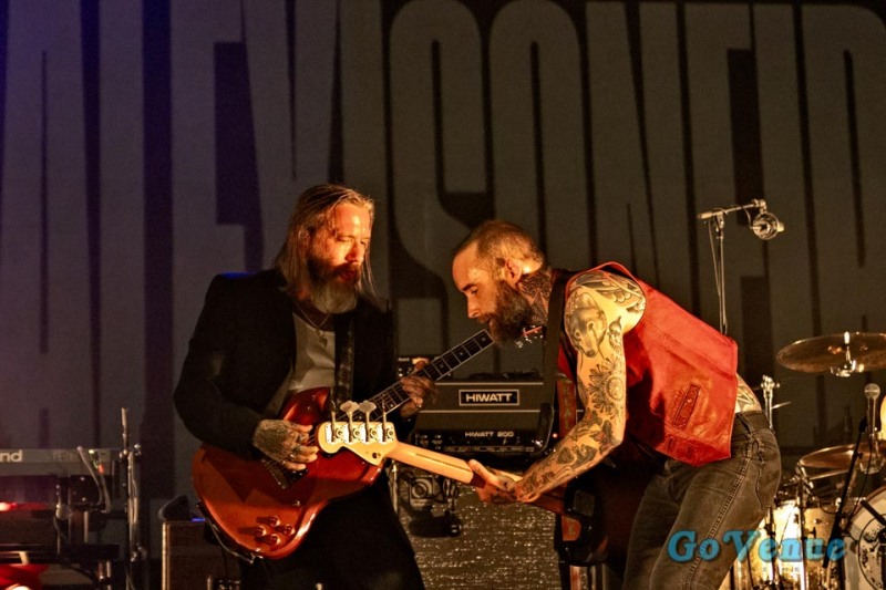 Alexis On Fire opening for Avenged Sevenfold