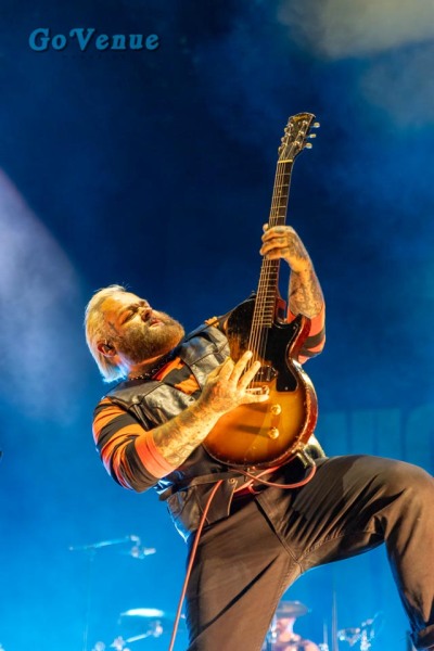 Alexis On Fire opening for Avenged Sevenfold