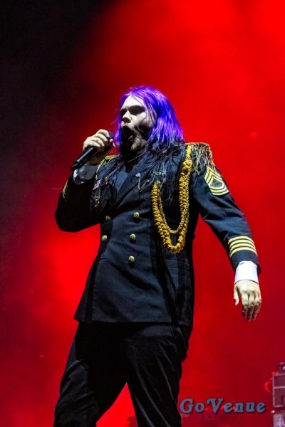 Kim Dracula opening for Avenged Sevenfold