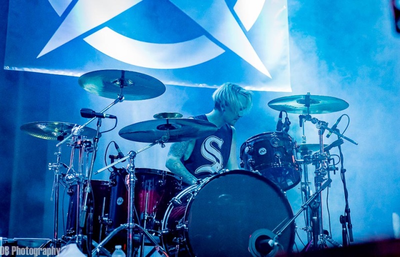 DRUMMER1