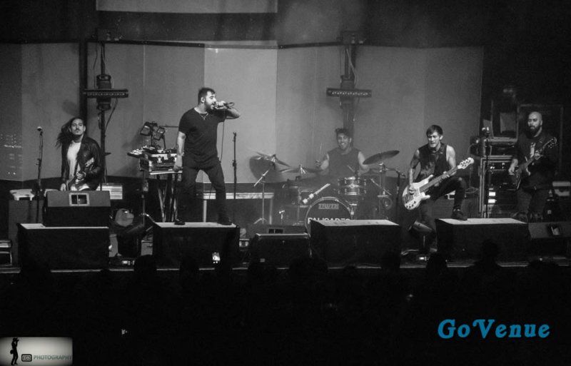 BANDDISTANCEBW_1_of_1