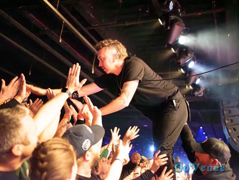 RiseAgainst-12