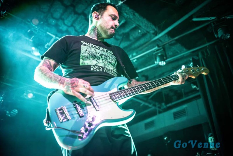 RiseAgainst-13